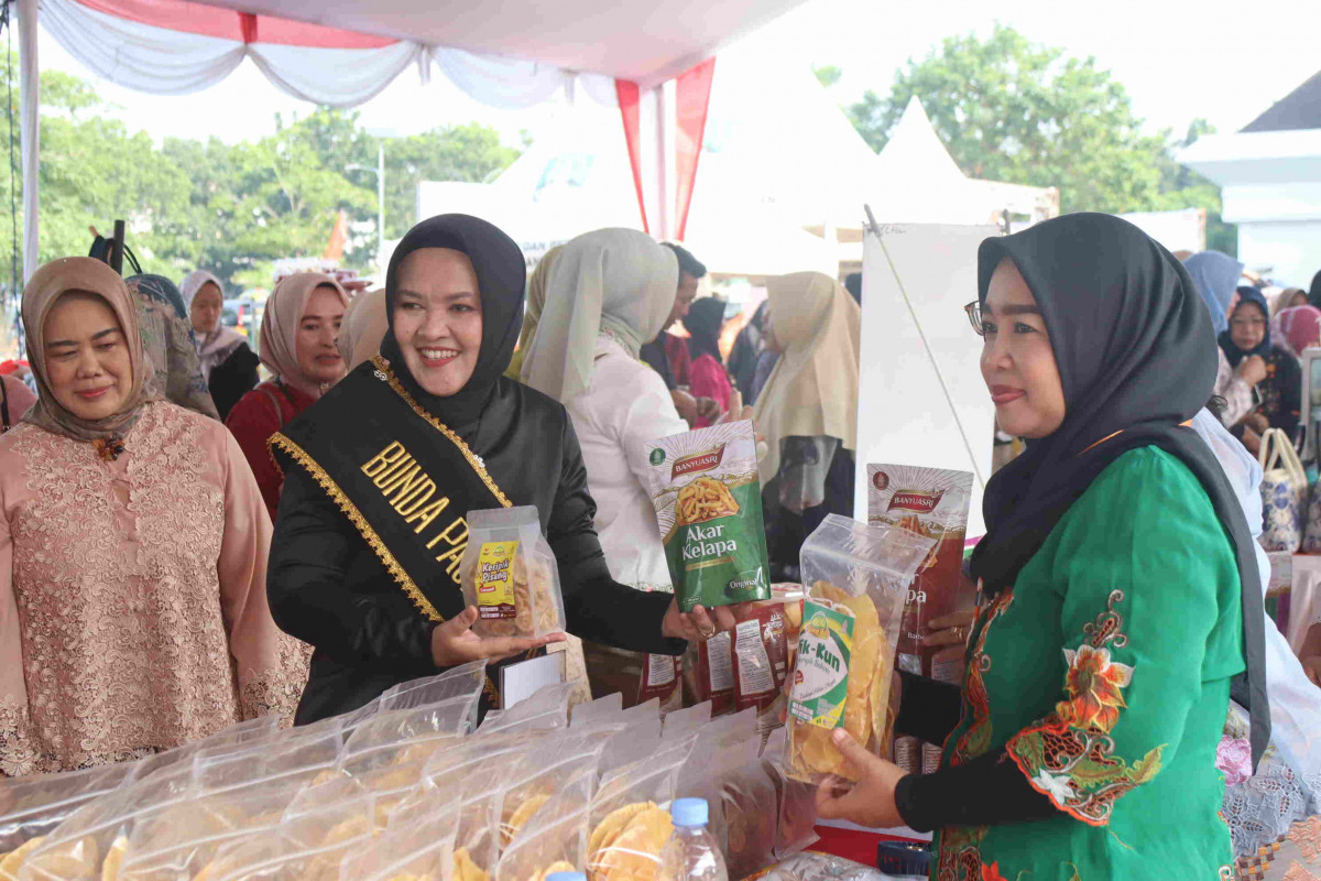 Peringatan Hari Kartini DWP Provinsi Banten Gelar Bazar UMKM