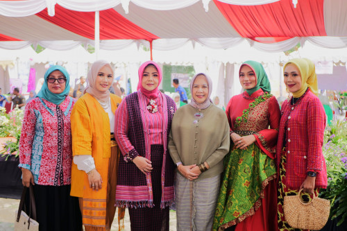 DWP dan PKK Provinsi Banten Sukses Gelar Gebyar UMKM dan Pergelaran Wastra Banten